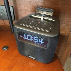 iHome iPhone Dock Alarm Clock Speaker Radio